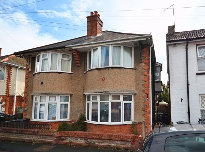 3 Bedroom Semi-detached House For Sale In Spring Road, Bournemouth, BH1