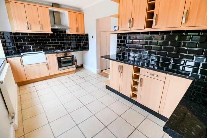 3 Bedroom Terraced House To Rent In Anlaby Park Road North, Hull, HU4