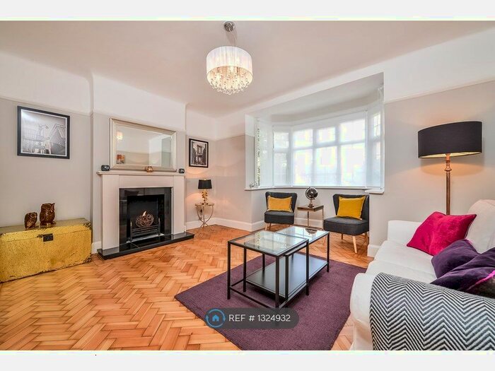 2 Bedroom Flat To Rent In Lynn Court, London SW16