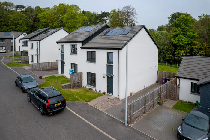 3 Bedroom Semi-Detached House For Sale In Orchard Way, Montrose, DD10