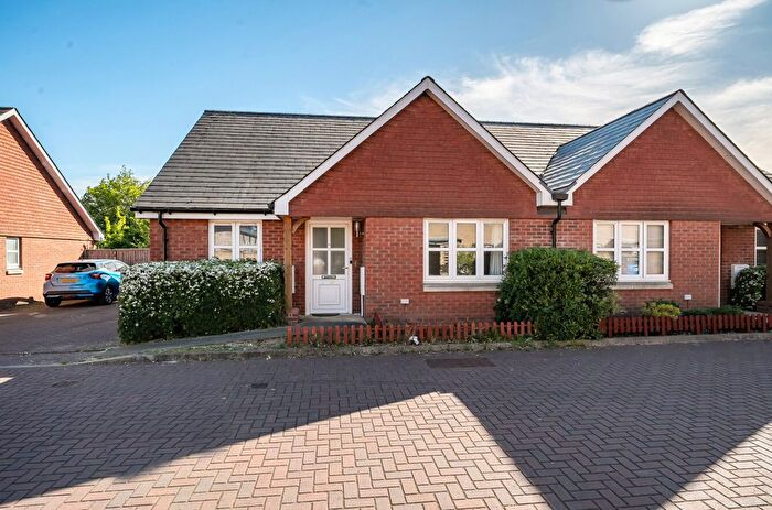 2 Bedroom Bungalow For Sale In Hampton Close, Southampton, Hampshire, SO15