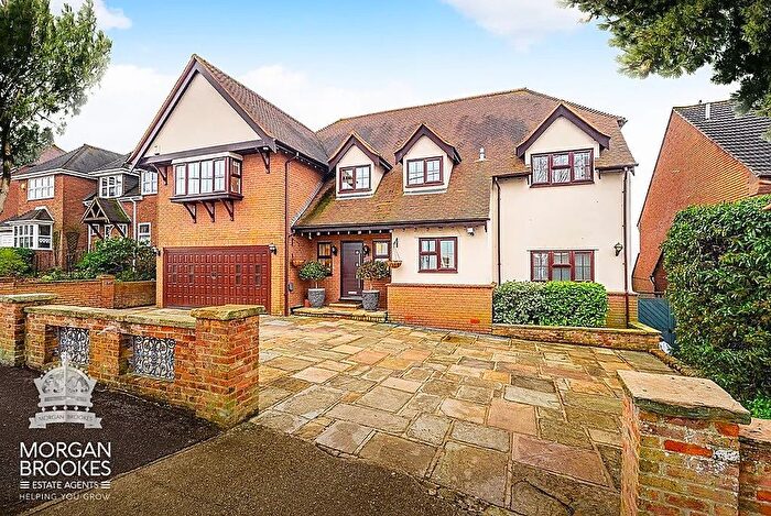 4 Bedroom Detached House For Sale In St. Marys Road, South Benfleet, SS7