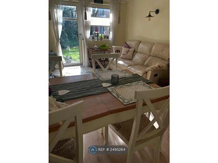 1 Bedroom Flat To Rent In Mount Hermon Rd., Woking, GU22