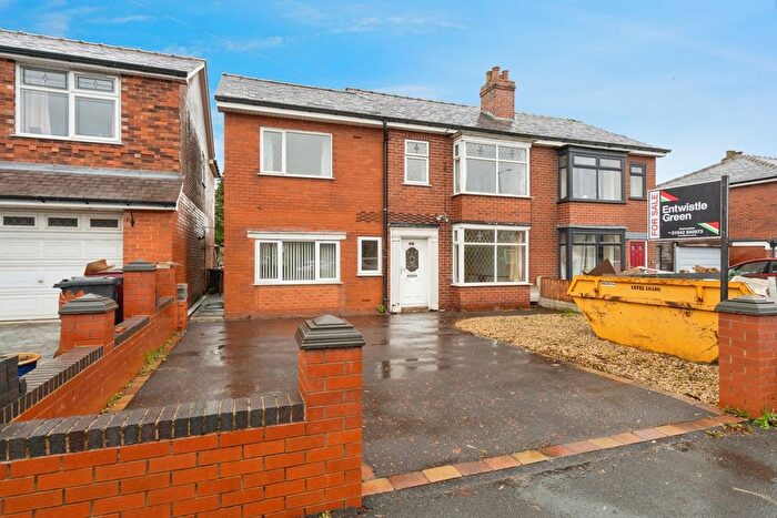 4 Bedroom Semi-Detached House For Sale In Leigh Road, Westhoughton, Bolton, Greater Manchester, BL5