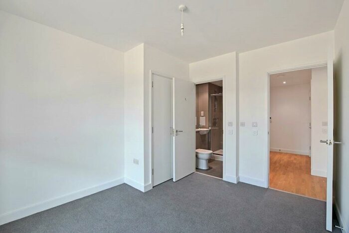 2 Bedroom Apartment To Rent In Burgess Springs, Chelmsford, CM1
