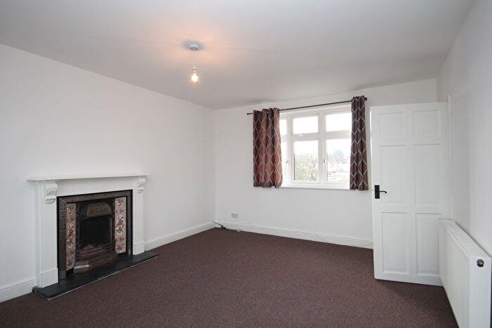 2 Bedroom Maisonette To Rent In Carlyon Avenue, South Harrow, HA2