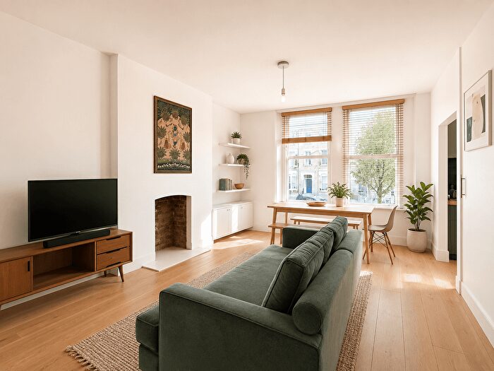 2 Bedroom Flat To Rent In Thickett Road, Crystal Palace, SE20