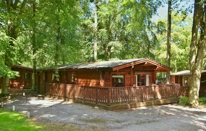 2 Bedroom Chalet For Sale In Kenwick Park, Louth, LN11