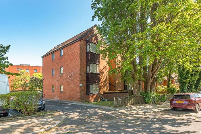 Studio For Sale In Ealing, London, W5