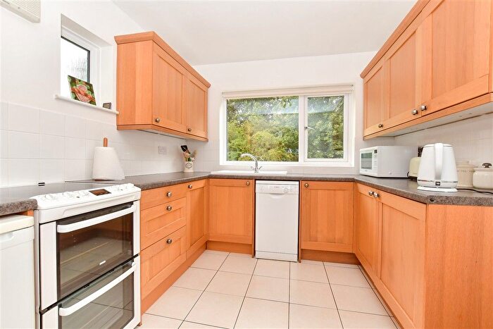 3 Bedroom Detached House For Sale In The Glen, Shepherdswell, Dover, Kent, CT15