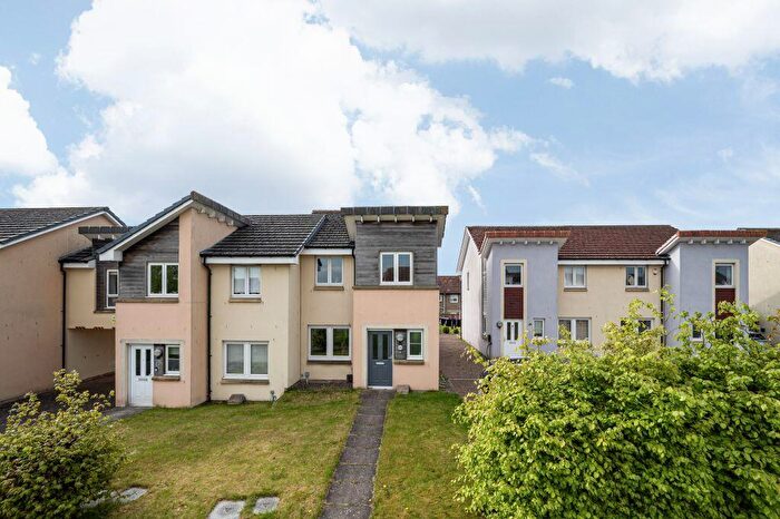 3 Bedroom End Of Terrace House For Sale In Trondheim Parkway West, Dunfermline, KY11