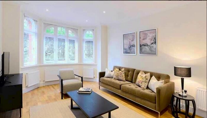 3 Bedroom Flat To Rent In King Street, Ravenscourt Park, London, W6