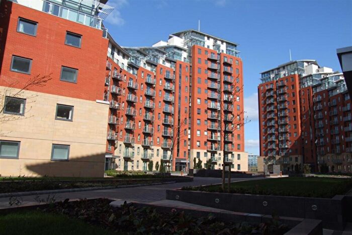 2 Bedroom Apartment For Sale In Faroe, Faroe, Gotts Road, LS12
