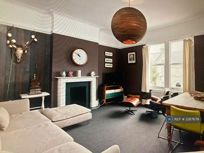 1 Bedroom Flat To Rent In Balham Park Road, London, SW12