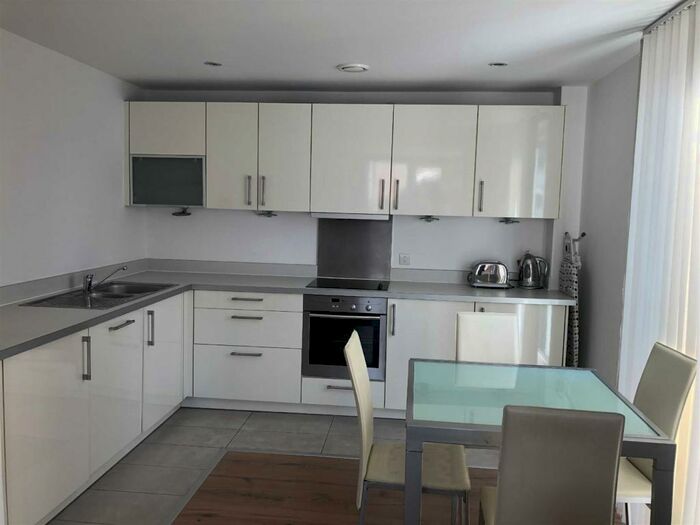 2 Bedroom Flat To Rent In Spectrum, Blackfriars Street Block, Salford, M3