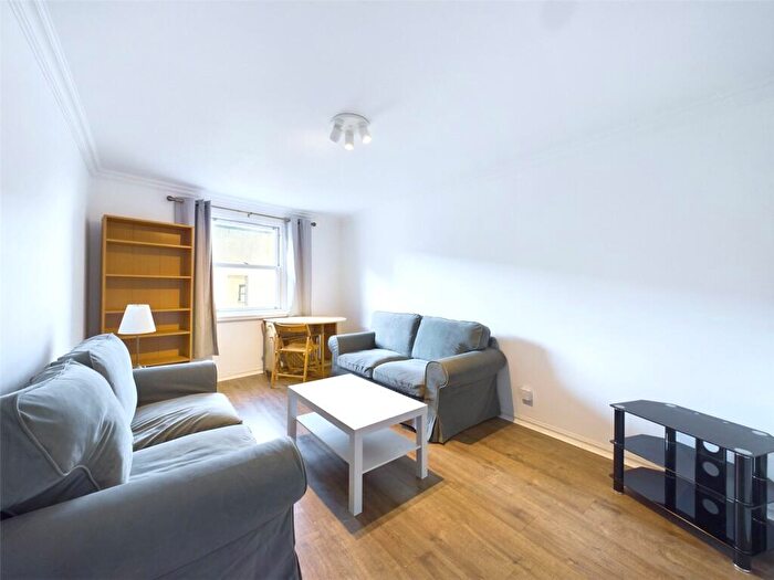 2 Bedroom Apartment To Rent In Johns Place, Edinburgh, Midlothian, EH6