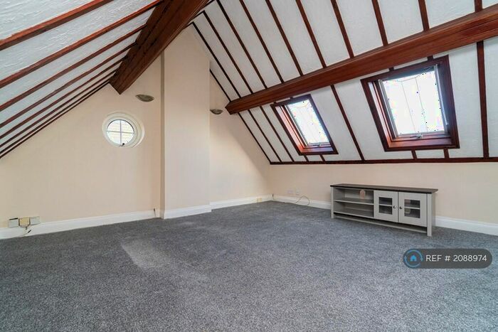 1 Bedroom Flat To Rent In Woodlands Road, Redhill, RH1