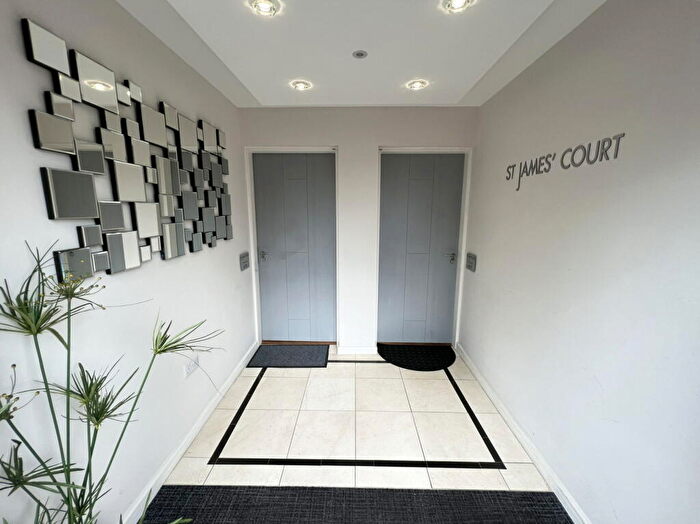 2 Bedroom Apartment For Sale In St James Court, Stratford Road, Shirley, B90