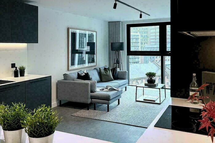 3 Bedroom Apartment To Rent In Union East Tower, Water Street, Manchester, Greater Manchester, M3