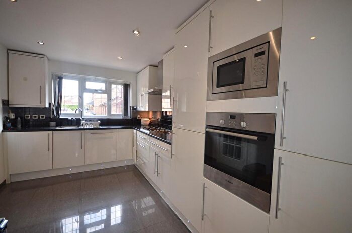 3 Bedroom Detached House To Rent In Glenorchy Close, Hayes, UB4