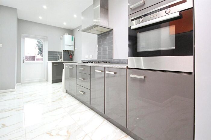 5 Bedroom Terraced House To Rent In Homefield Avenue, Ilford, IG2