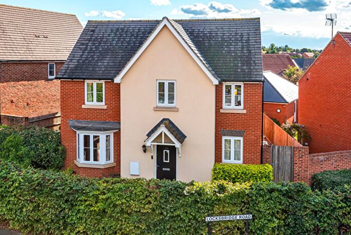 4 Bedroom Detached House For Sale In Locksbridge Road, Andover, Andover, SP11