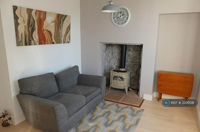 2 Bedroom Flat To Rent In Abbey Place, Aberdeen, AB11