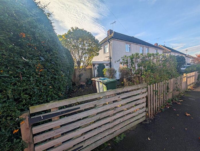 3 Bedroom Semi Detached House For Sale In Stephen Road, Newark, NG24