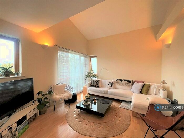 2 Bedroom Flat To Rent In Fajr House, London, SE9