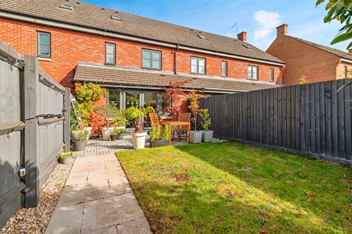 3 Bedroom Terraced House For Sale In Halfpenny Walk, Nottingham, NG11