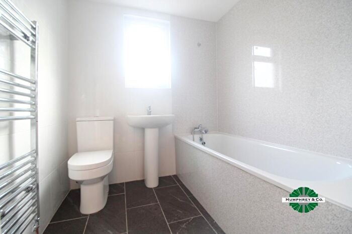 3 Bedroom Flat To Rent In Wilson Road, East Ham, E6