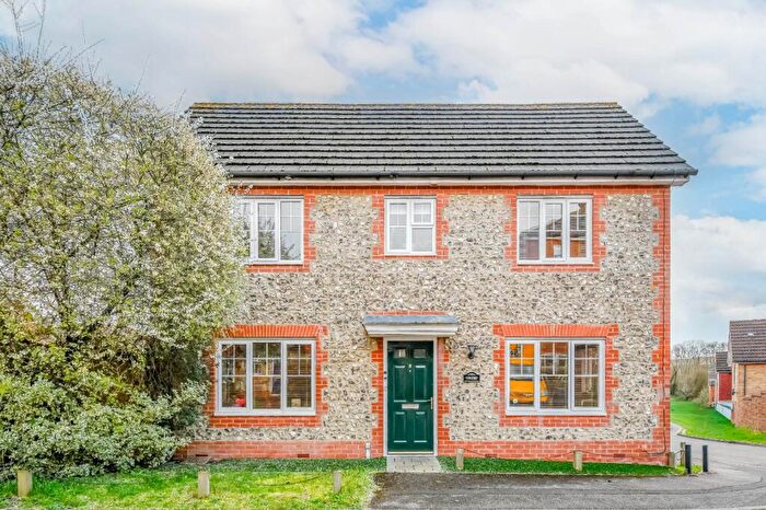 3 Bedroom Detached House For Sale In Claremont Crescent, Newbury, Berkshire, RG14