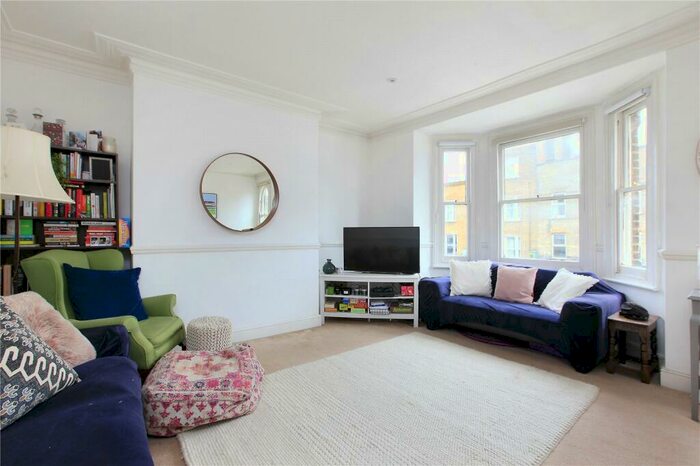 2 Bedroom Flat To Rent In Northcote Road, Battersea, London, SW11