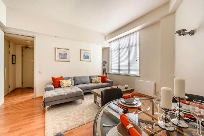 1 Bedroom Flat To Rent In City Road, Old Street, London, EC1V