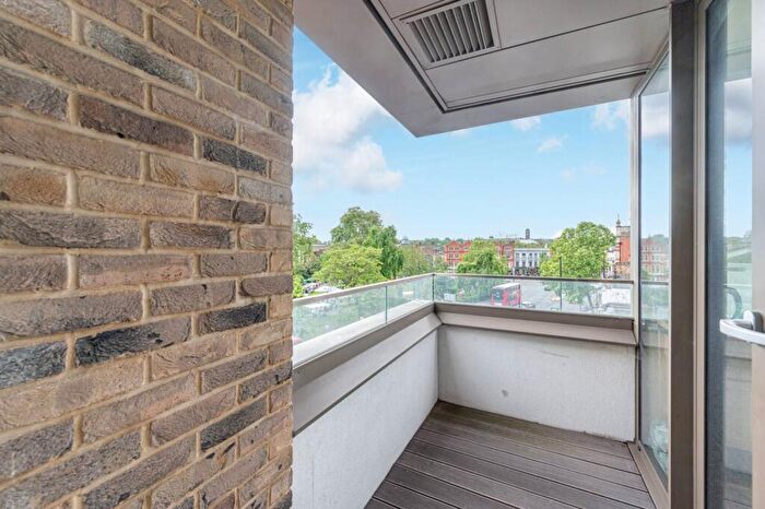 2 Bedroom Flat To Rent In Camberwell Passage, Camberwell Green, London, SE5