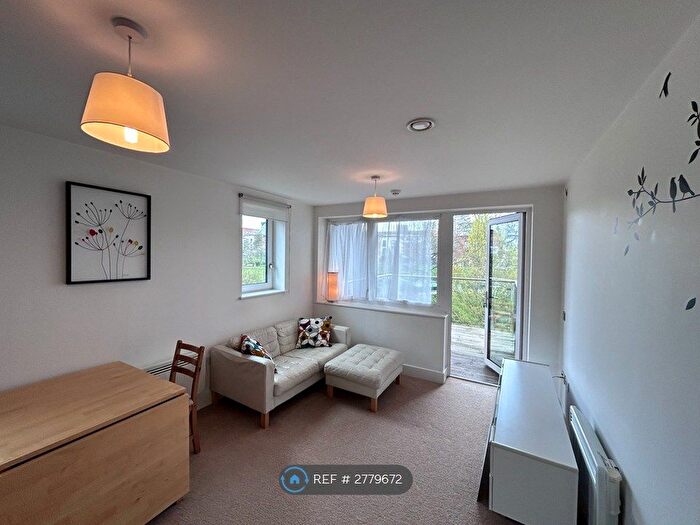 2 Bedroom Flat To Rent In Bell Barn Road, Birmingham, B15