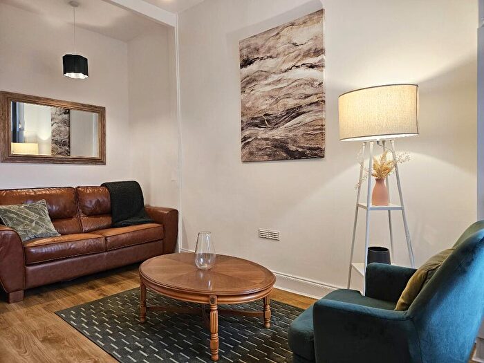 2 Bedroom Flat To Rent In Balgair Terrace, Shettleston, Glasgow, G32