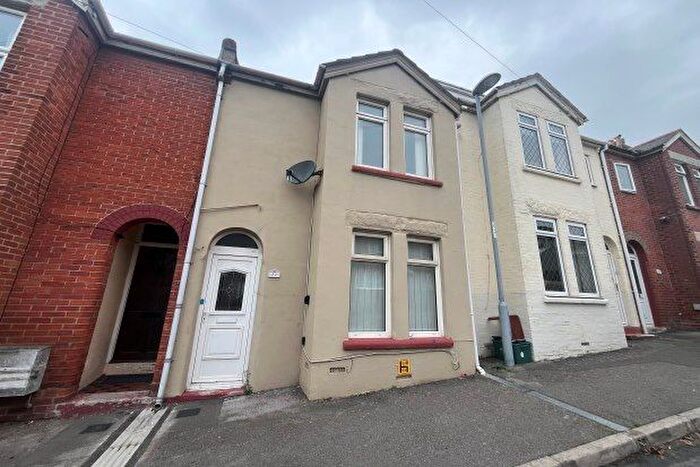 3 Bedroom Property To Rent In Clearmount Road, Weymouth, DT4