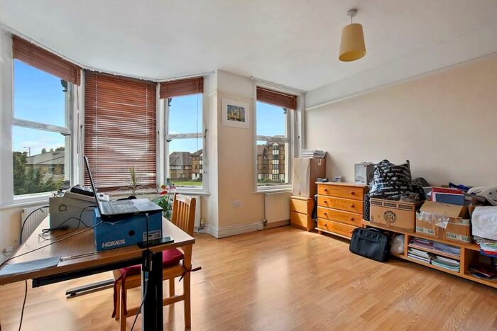 1 Bedroom Apartment To Rent In White Hart Lane, London, N17