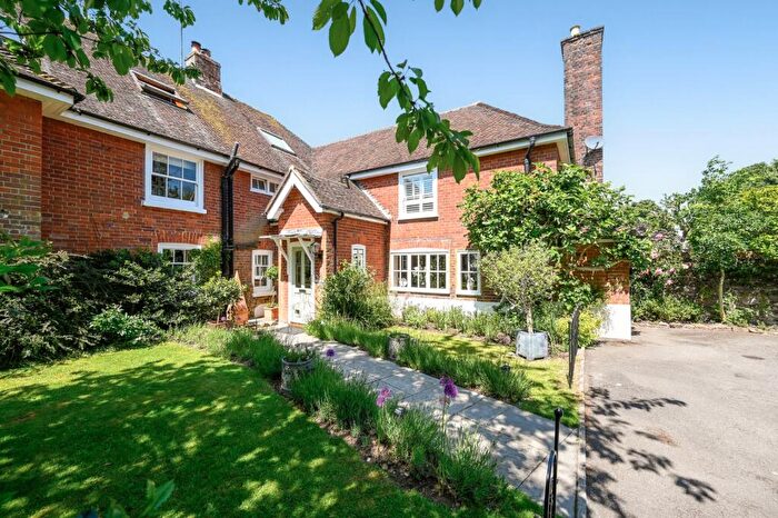 3 Bedroom Semi-Detached House For Sale In Canterbury Road, Etchinghill, Folkestone, Kent, CT18