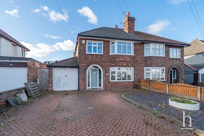 3 Bedroom Semi-Detached House For Sale In New Chester Road, Wirral, CH62
