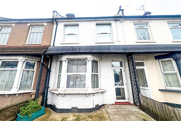 3 Bedroom Terraced House For Sale In Davidson Road, CR0