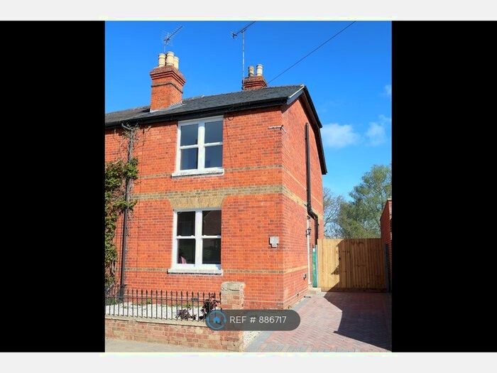 3 Bedroom Semi-Detached House To Rent In Summerleaze Road, Maidenhead, SL6