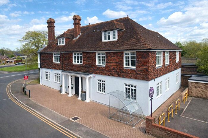 2 Bedroom Apartment For Sale In Catteshall Road, Godalming, Surrey, GU7