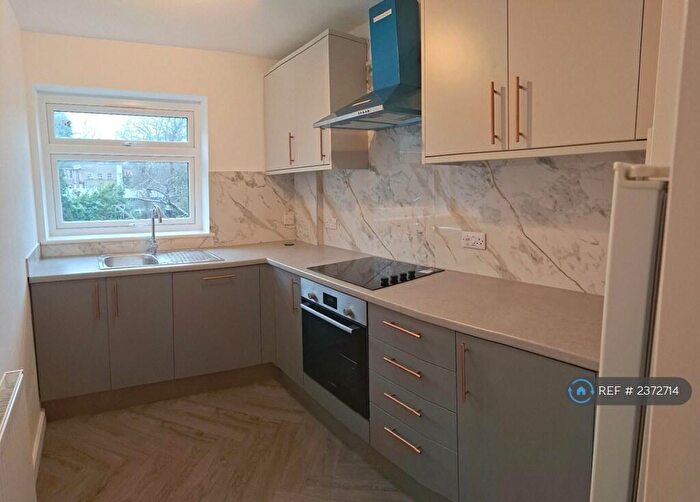 1 Bedroom Flat To Rent In High Gables, Bromley, BR2