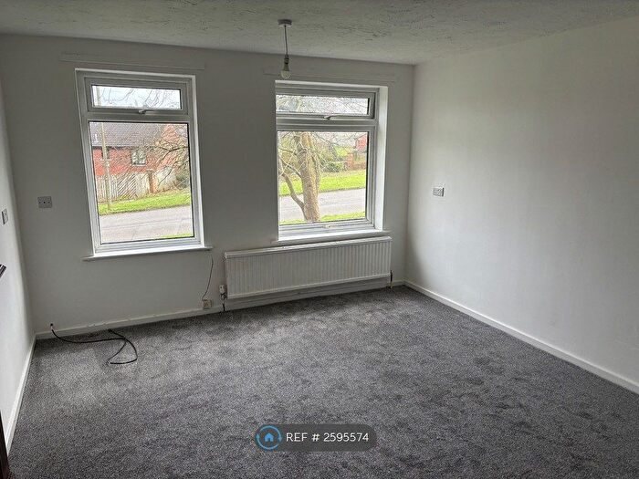 2 Bedroom Flat To Rent In Rodley, Leeds, LS13