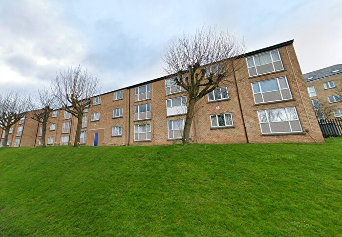 1 Bedroom Flat To Rent In Brunel Court, Halifax, West Yorkshire, HX3