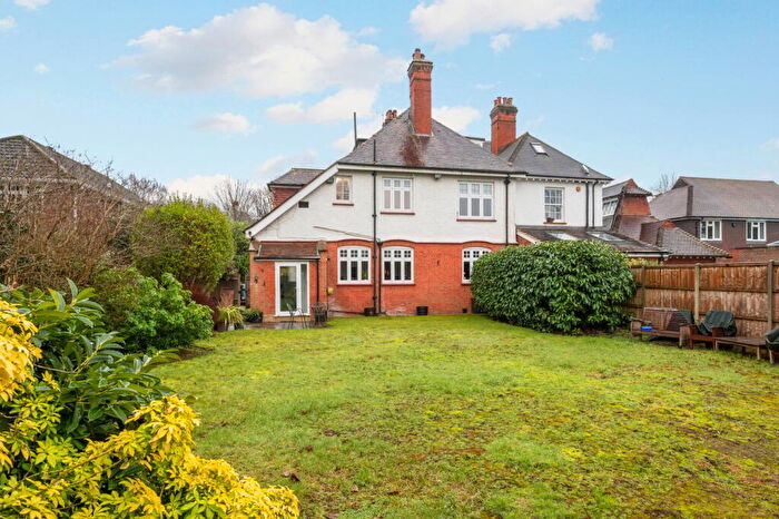 2 Bedroom Apartment For Sale In Mayfield Road, Weybridge, KT13