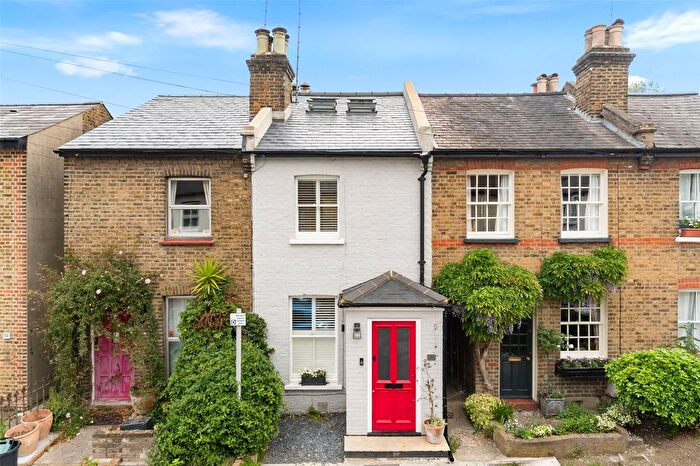 3 Bedroom Terraced House For Sale In Albert Road, Twickenham, TW1