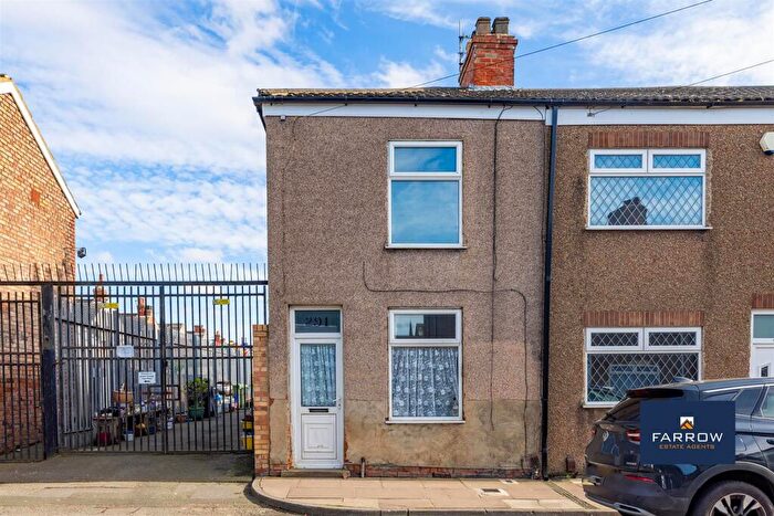 3 Bedroom Terraced House For Sale In Weelsby Street, Grimsby, DN32